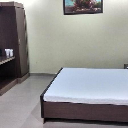 Hotel Varsa Dibrugarh Ngoại thất bức ảnh