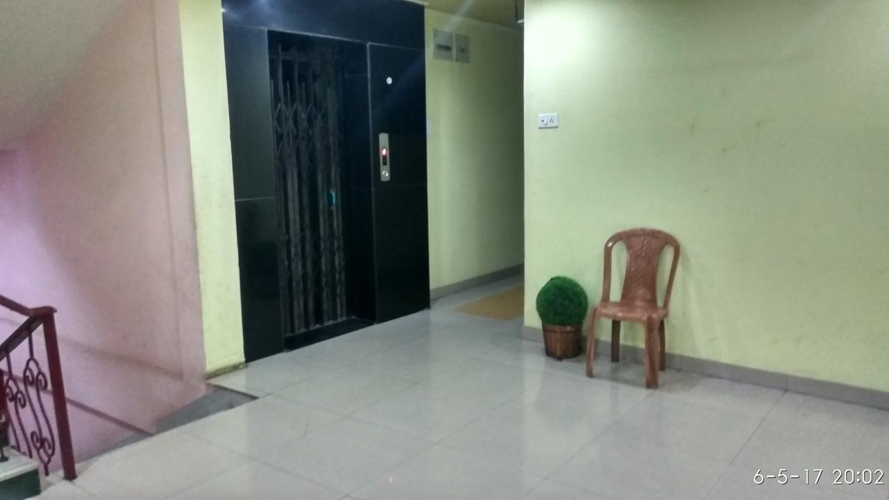 Hotel Varsa Dibrugarh Ngoại thất bức ảnh