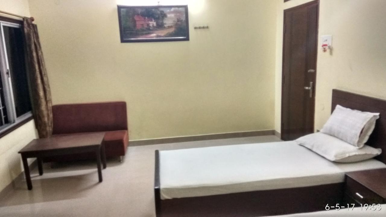 Hotel Varsa Dibrugarh Ngoại thất bức ảnh