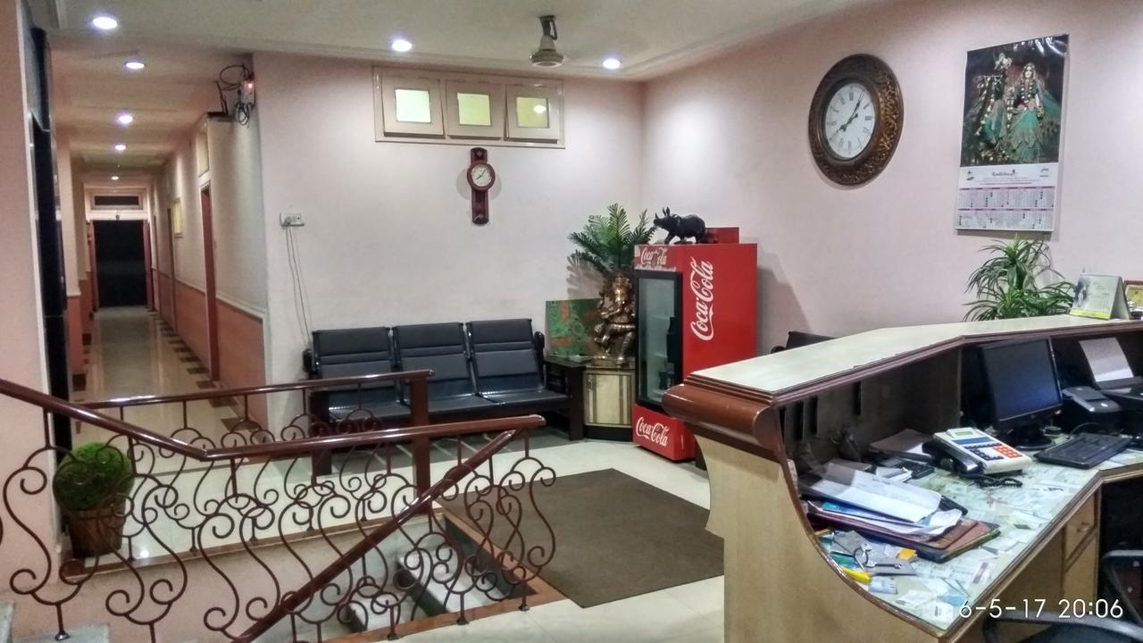 Hotel Varsa Dibrugarh Ngoại thất bức ảnh