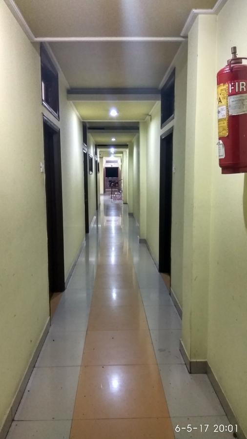 Hotel Varsa Dibrugarh Ngoại thất bức ảnh